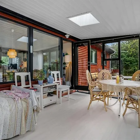 Semesterbostad Lykka - 950m From The Sea By Interhome *